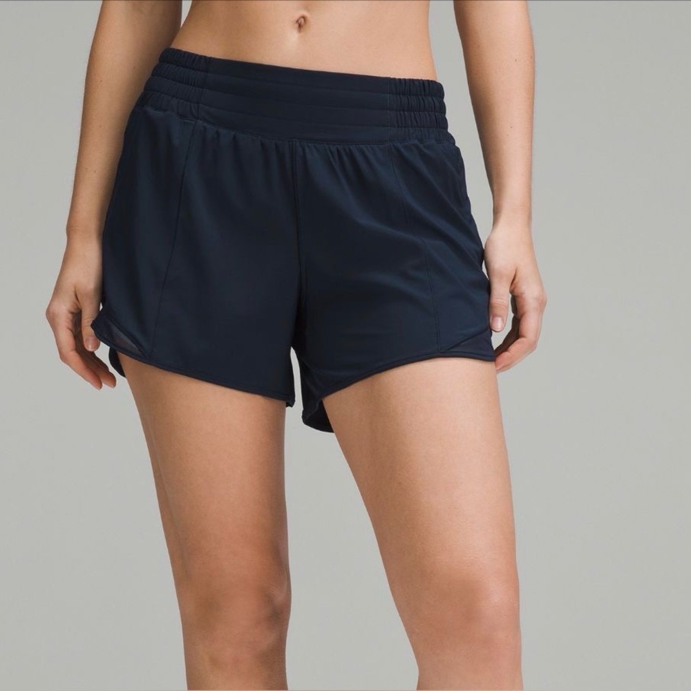 Lululemon Women's navy Hotty Hot high-rise 4” short